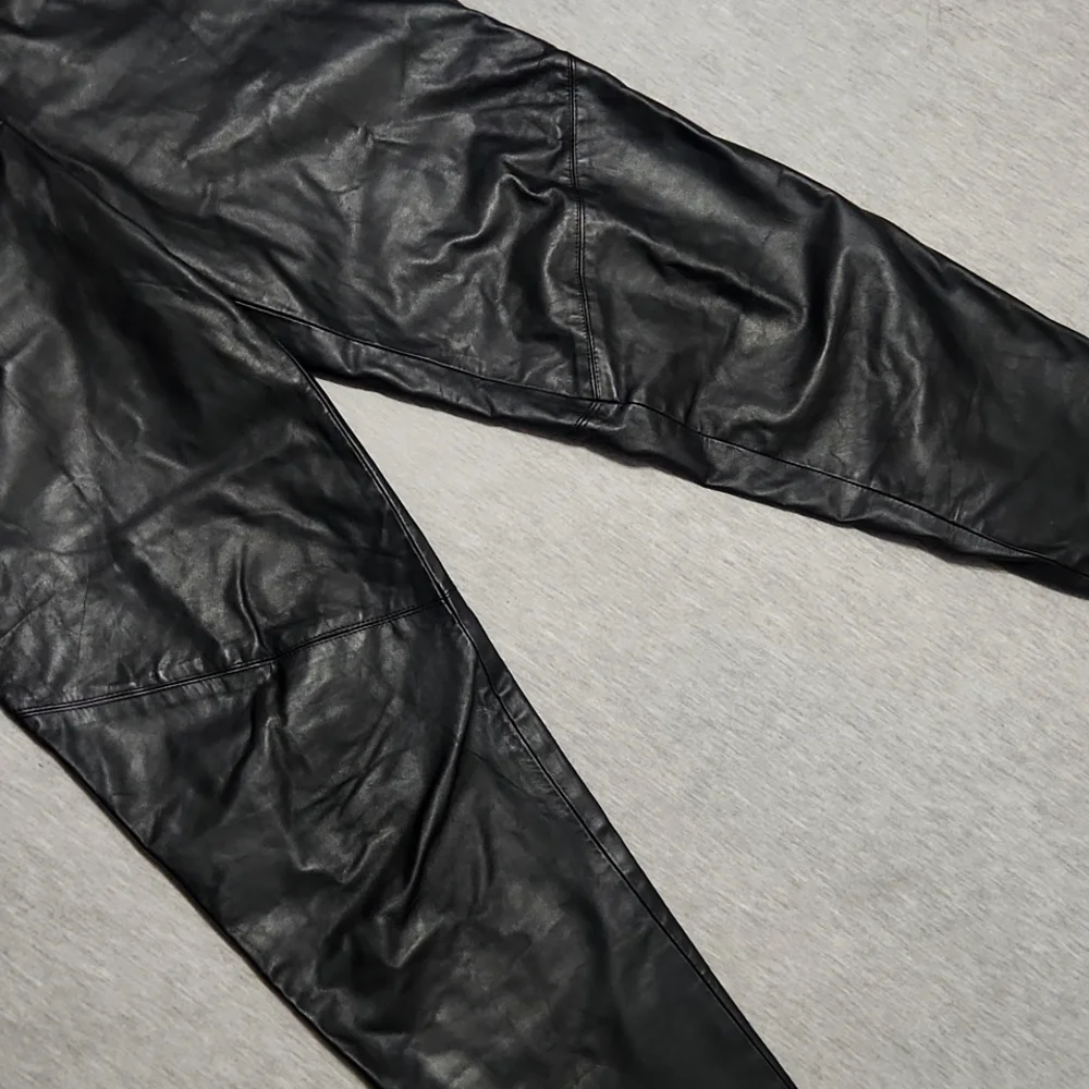 Vintage Cedars Petites High Rise Black Leather Pleated Trousers Tapered Pants - Picture 7 of 15